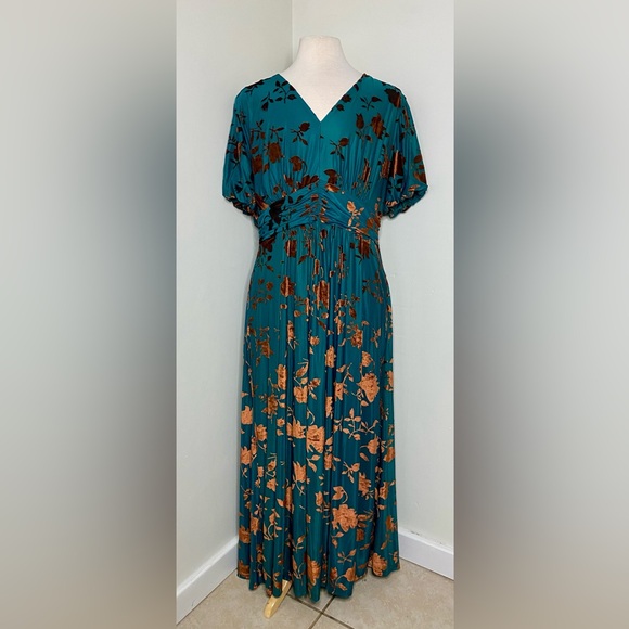 Baltic Born Dresses & Skirts - Baltic Born Leslie Velvet Maxi Dress Bronze + Jade Size 2XL